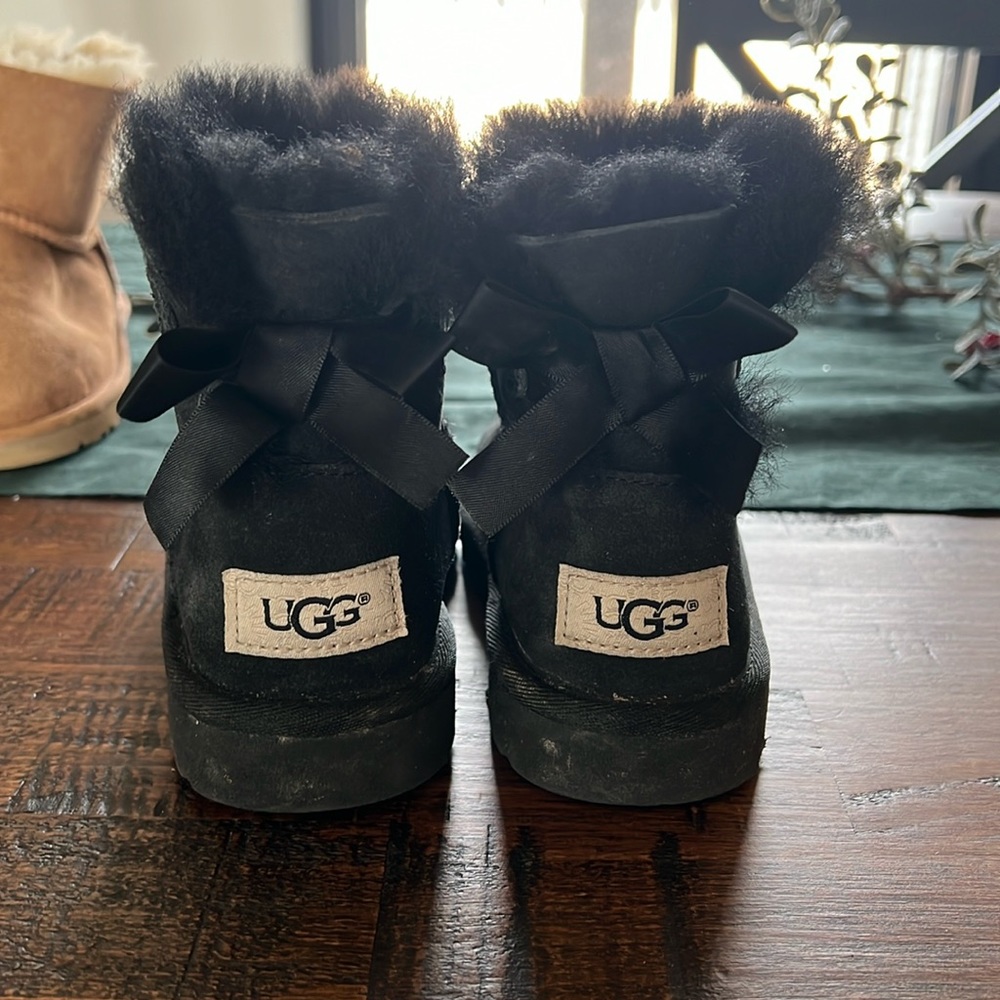 Toddler girl size 11 black bow UGGs